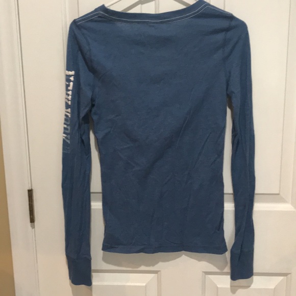 A&F long sleeve t-shirt - Picture 2 of 4
